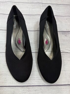 Ros Hommerson Helen Black Comfort Heels Size 8.5 WW Wide Low Heel Slip-On